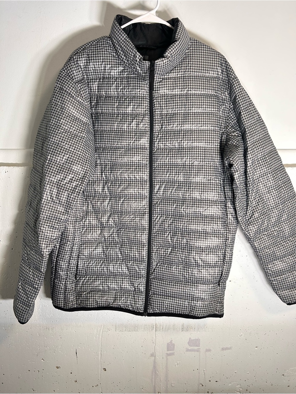Uniqlo Black & White Houndstooth Quilted Puffer Jacket